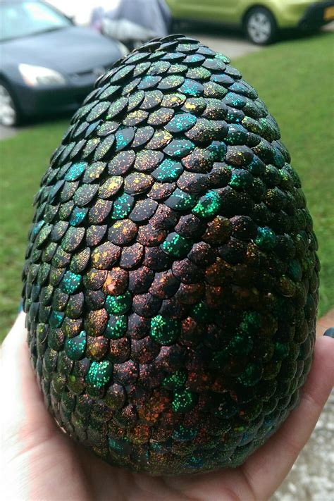 Diy dragon egg egenprodusert pinterest No Spoilers Made my own dragon egg using push pins and nail polish. Tutorial in comments ...