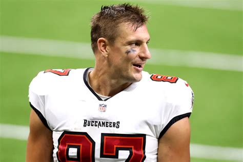 Why Rob Gronkowski has been invisible in Buccaneers offense