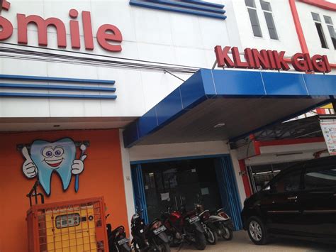 I am fortunate enough to be a patient of smile dental. Smile Dental Clinic in Medan, Indonesia
