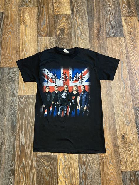 Hype Y2k Def Leppard Graphic Tour Tee Grailed