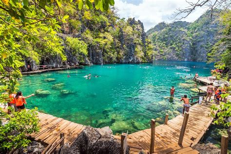 Palawan Philippines People Tourists Swimming At Kayangan Lake In Coron Island The Ultimate