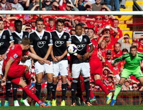 Selbst jürgen klopp spricht sich für stevie g aus. Steven gerrard | Steven gerrard liverpool, Liverpool ...