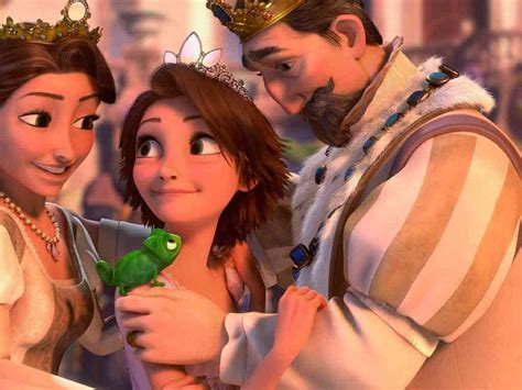 Rapunzel With Her Parents I Love This Picture Tangled Tangled