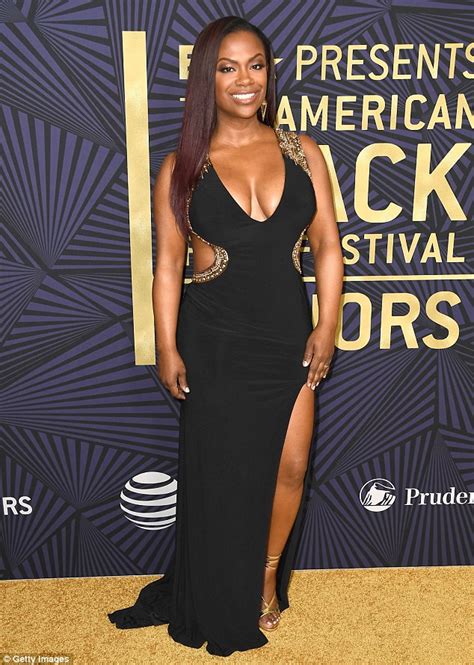 Queen Latifah Wows In Elegant Crimson Gown At Abff Honors Daily Mail