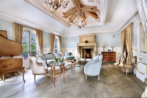 17 Extremely Amazing Interior Designs With Gold & Blue