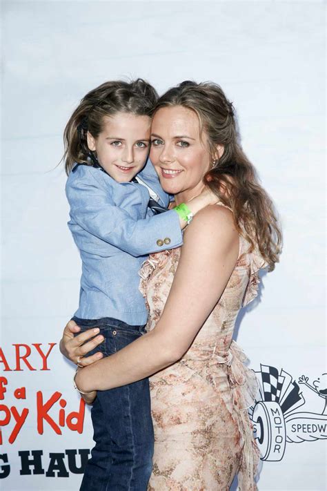 Alicia Silverstone Feeds Her Son A Vegan Diet—heres What It Means For