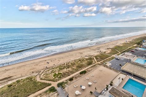 Updated Oceanfront Condo W Pool Gym Game Room Private Beach Access