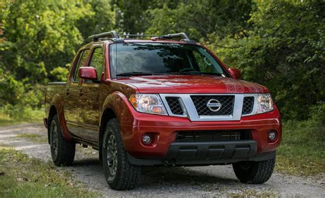 2017 Nissan Frontier Nissanconnect Infotainment Review Car And Driver