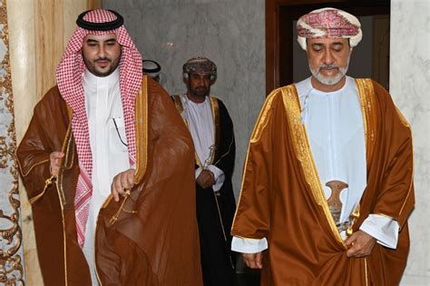 أجرى رئيس وزراء إسرائيل بنيامين نتنياهو، زيارة رسمية لسلطنه عمان التقى خلالها السلطان قابوس بن سعيد، في زيارة هي الأولى لمسؤول إسرائيلي بمستواه إلى مسقط منذ 1996. السعودية تختبر التوجهات الجديدة لسلطنة عمان تجاه ملف اليمن ...