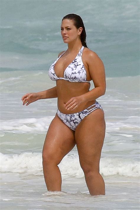 Ashley Graham Shows Off Her Bikini Body Cancun Mexico 10 28 2016