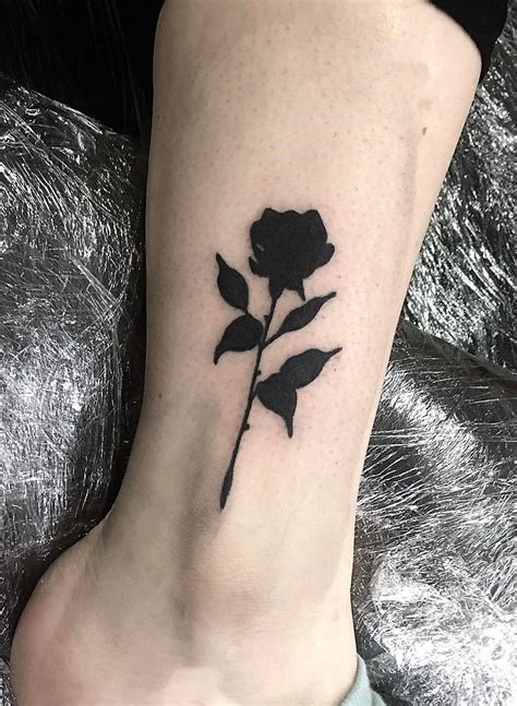 33 Bold Illustrations Blackwork Tattoos Black Rose Tattoos Rose