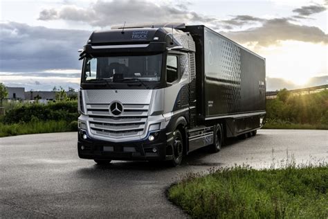 Caminhoneiro News Daimler Trucks D In Cio A Testes Do Mercedes Benz