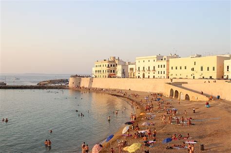 Olaszország tengerpartjai évente több millió külföldi és hazai turistát vonzanak. Puglia tengerpartjai - a legszebb partok: az európai Maldív