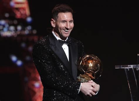 2021 Ballon Dor ödülünü Kazanan Lionel Messi Oldu
