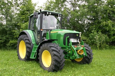 Dört farklı aks mesafeli, yüksek performanslı on model arasından traktörünüzü seçin. John Deere 6120-6420S - Fronthydraulik, Frontzapfwelle ...