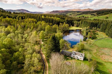 Chemin pontbriand / chemin doherty ? House for sale in Blairgowrie, Perthshire - Loch Cottage ...