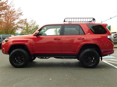 Curtain 1st, 2nd and 3rd row airbags. 2014 Toyota 4Runner SR5 4X4 / 3RD ROW SEAT / 1-OWNER / LIFTED LIFTED