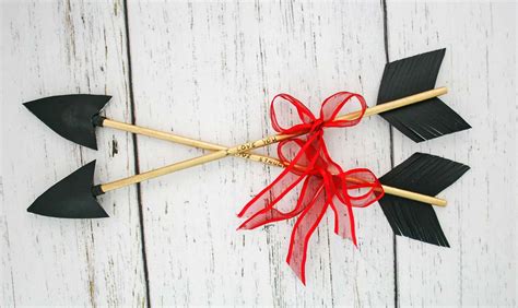 Diy Cupids Arrow Easy Valentines Day Project Adorn The Table