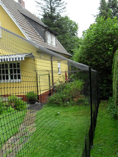 Maybe you would like to learn more about one of these? Katzengehege System als Gartensicherung | Katzengehege ...