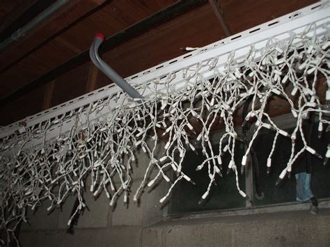 If you're thinking of hanging lights in your room, there are many ways that you can achieve an attractive result. How to hang Christmas Lights the easy way! - Rustic & Refined
