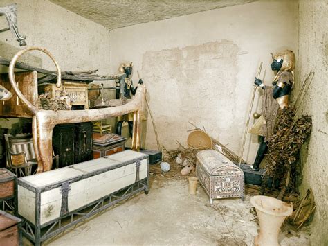 the discovery of tutankhamun s tomb shown in colour for the first time how it works