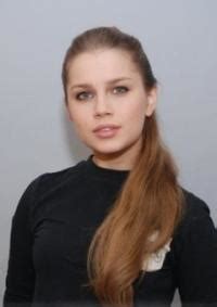 Дарья мельникова — молодая российская актриса театра и кино, которая получила популярность благодаря своей роли в комедийном семейном сериале «папины дочки». Дарья Мельникова фильмография, лучшие фильмы с Дарьей ...