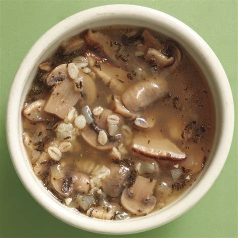 Made with only 8 ingredients, less than 30 minutes of active cooking time, and minimal cleanup. Mushroom-Barley Soup