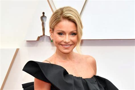 Kelly Ripa Latest News Breaking Stories And Comment The Independent