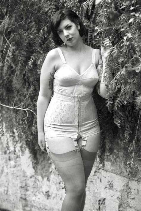 lovely girdle and matching bra vintage girdle vintage underwear vintage glamour vintage beauty