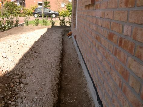 Die möglichkeit der eigeninstallation besteht durchaus, da alle materialen zum bau von drainagen frei diese wissen ganz genau, welches material man am besten für drainagen am haus oder im garten verwendet. Home Sweet Home: Drainage - endlich geschafft!