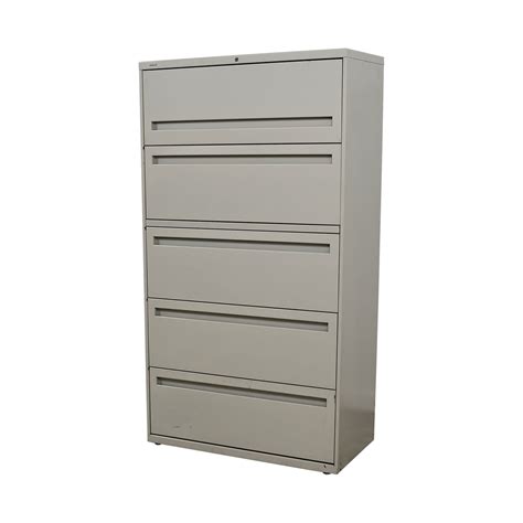 Lateral file also offers four adjustable leveling guides for stabilizing and hon one key. 80% OFF - Hon Hon White Five Drawer Lateral File Cabinet ...