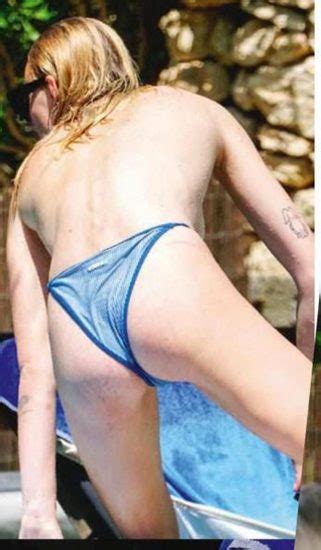 Sophie Turner Topless Pics From Ibiza Scandal Planet