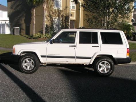 Find Used 2000 Jeep Cherokee Sport 4x4 4 Door Automatic White In