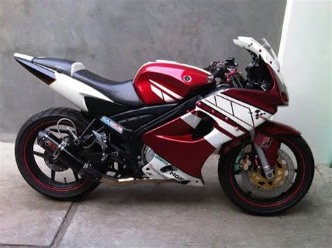 Ya motor vixion advance dibawah ini di modifikasi menggunakan beberapa part yang bereda beda ,knalpot milik yamaha r25, shock usd , spakbor depan custom, dan masih ada beberapa lagi yang nanti saya akan bahas dibawah. Modifikasi new vixion advance full fairing lightning velg ...