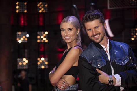 Schölermann ist bereits seit der 2. Lena Gercke - The Voice of Germany Promo Shooting in ...