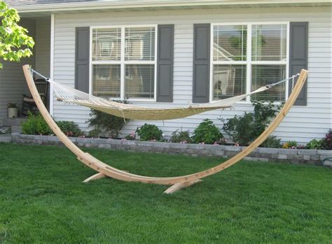 A swinging motion will offer any user desired comfort while reading a novel. Popular DIY Hammock Stands: Along with Hammock Stand Ideas ...