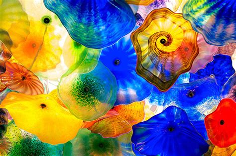 Breathtaking Glass Art Work From Dale Chihuly Design Swan