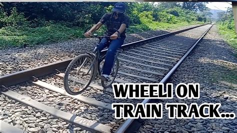 Train Ki Patri Mai Wheeli Mar Rha Hai😲 Youtube