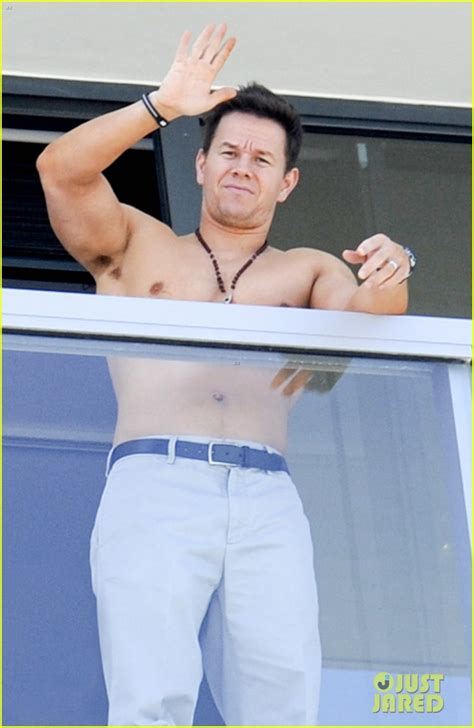 Mark Wahlberg Shirtless In Miami Mark Wahlberg Photo 30307824