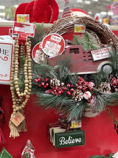 Christmas decorations that suit your holiday budget. christmas-decor-at-walmart-2020-8 - Re-Fabbed