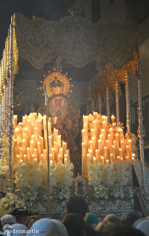 Risale alla metà del xvi secolo, ma è una rifusione del 1901 regolamentata nel 1902. HERMANDAD DE SAN ROQUE |Sevilla| |Domingo de Ramos 2014 ...