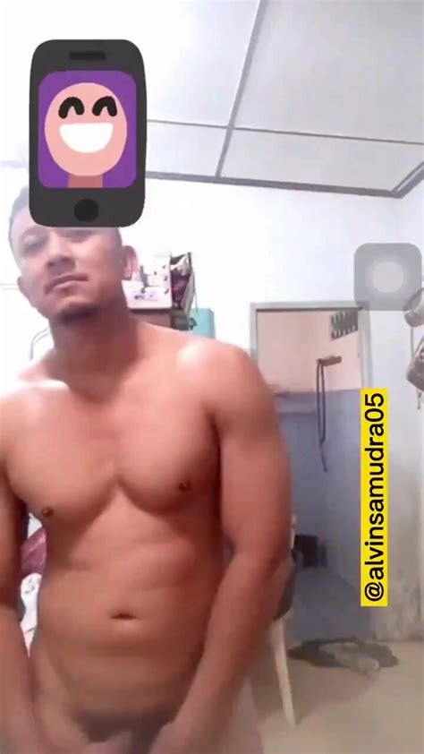 Masturbation Indonesian Uncle Baited To Show