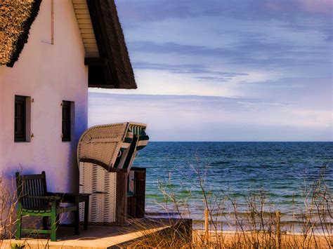Lage, lage , lage zum verkauf steht ein mehrfamilienhaus mit insgesamt 5 modernisierten wohnungen einem in 2012 neu erbauten bungalow in einer top lage in. Wohnen an der Ostsee in Schleswig Holstein Foto & Bild ...
