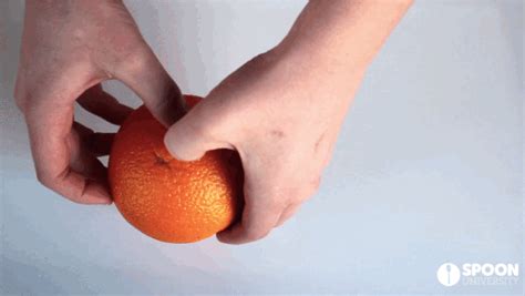 This Hack Makes Peeling Oranges Easy