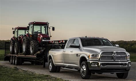 What makes a 3500 tow more than a 2500?