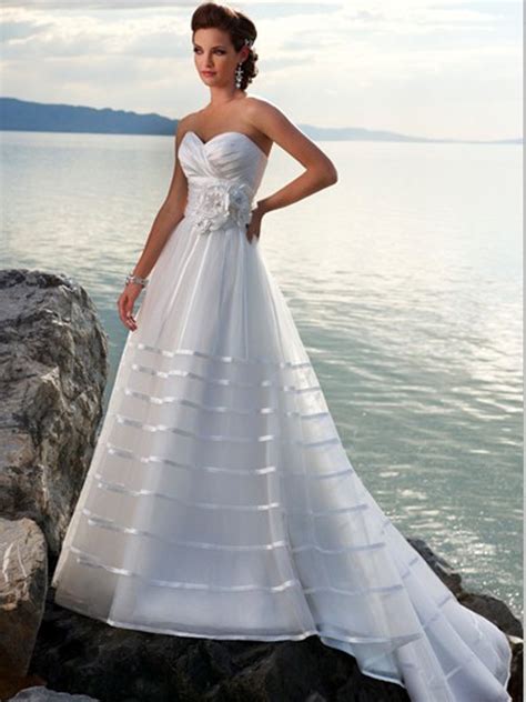 Many brides store their wedding gowns for years. Strapless Bridal gown | Seeur