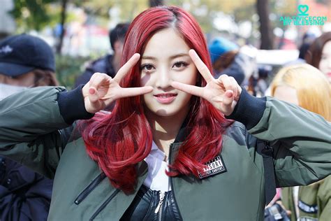 It's where your interests connect you with your people. Jihyo Wallpaper #31581 - Asiachan KPOP Image Board