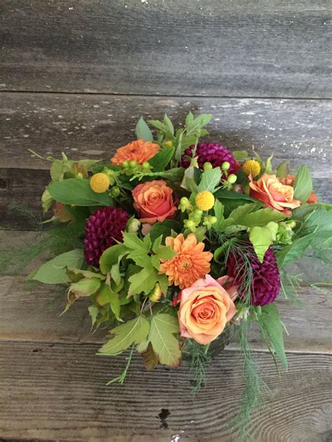 1 online flower shop that doesn't only deliver flowers, gifts, and cakes but makes sure that each of the hampers is wrapped in love too. September - Dragonfly Floral Local Delivery: Send Flowers ...