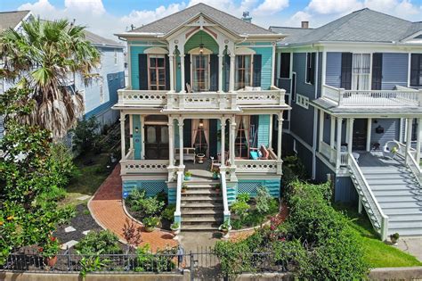 Take A Look Inside This Galveston Home For Sale That Survived The 1900