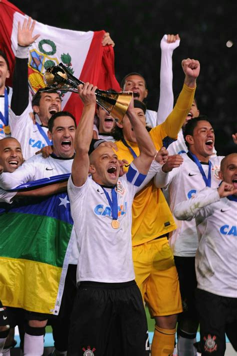 Corinthians foi campeão mundial com duas vitórias no japão, após conquistar a libertadores com 14 jogos sem perder imagem: corinthians • bi campeão mundial 16/12/2012 | Corinthians ...